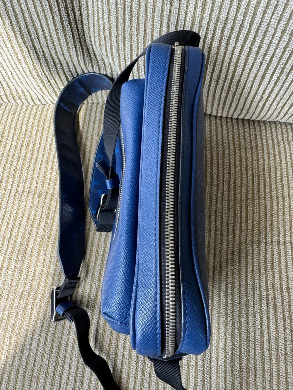Louis Vuitton Outdoor Messenger PM Taigarama w/COA and Dust Bag - Unisex